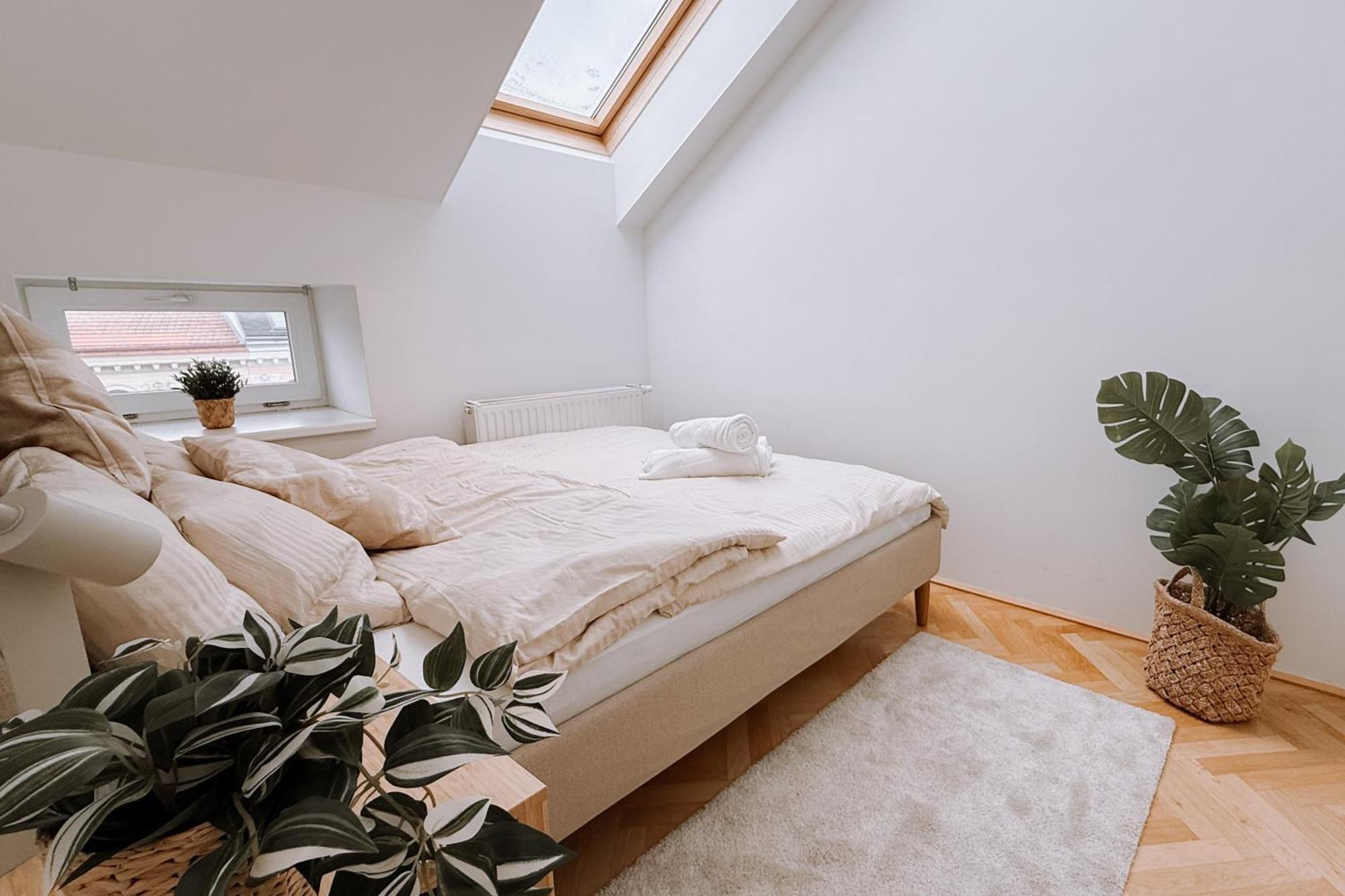 90Qm, 3 Bedrooms, Near Schoenbrunn, Balcony - Axara Housing Vienna Exterior photo